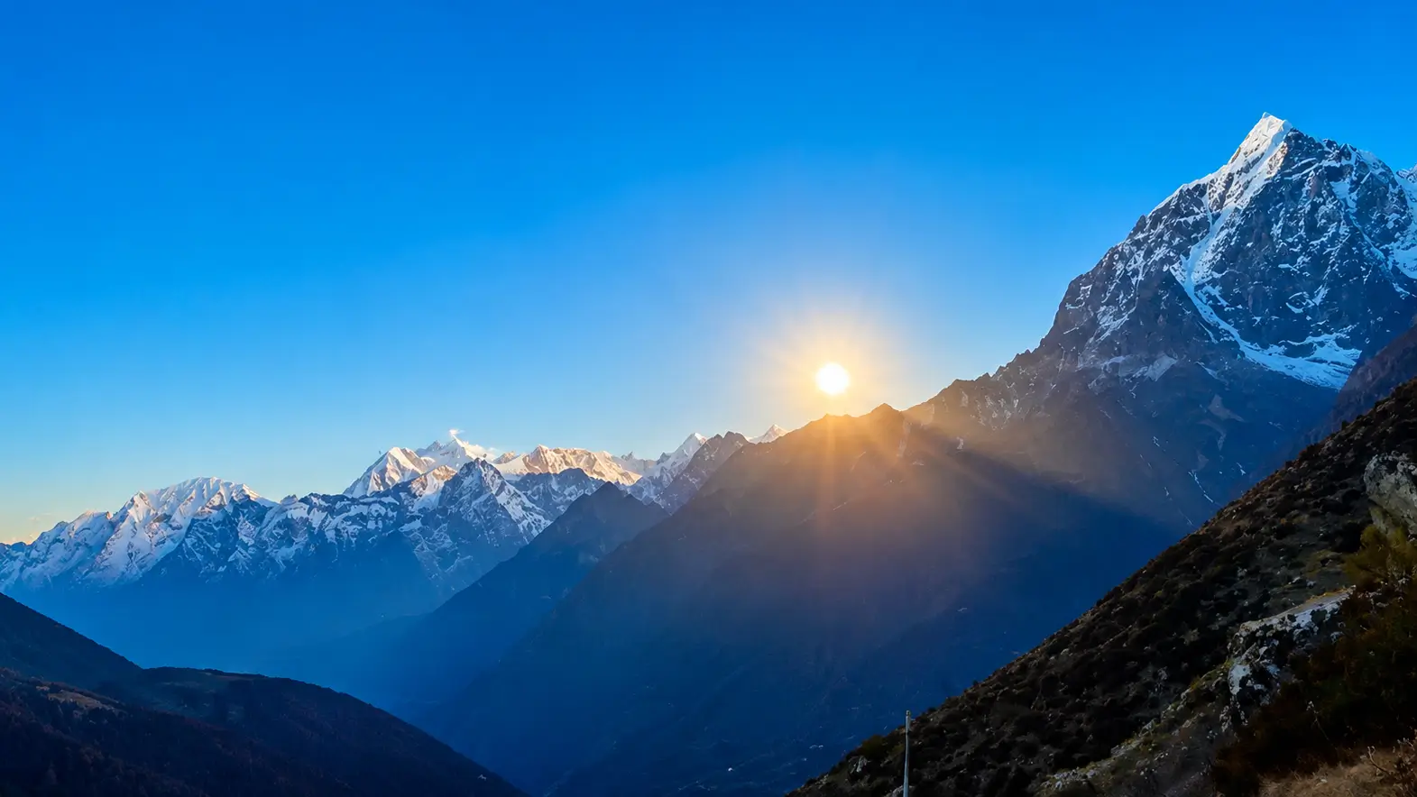 Sunrise while ascending to Khongma La Pass from Chhukung