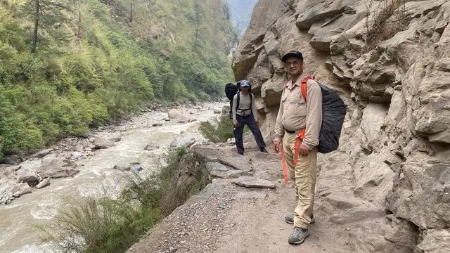 Manaslu Circuit Trek route in Nepal through the scenic Budhi Gandaki Valley and remote Himalayan villages