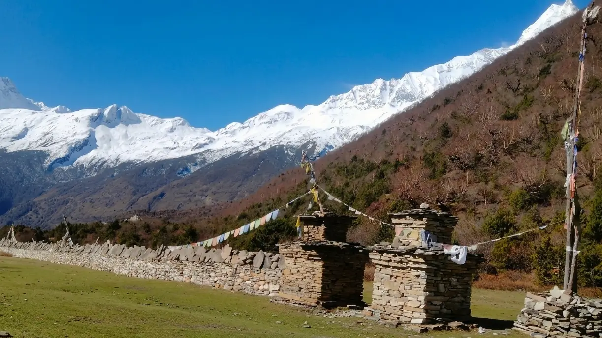 Mani wall on the Manaslu Circuit Trek from Samagaon to Samdo