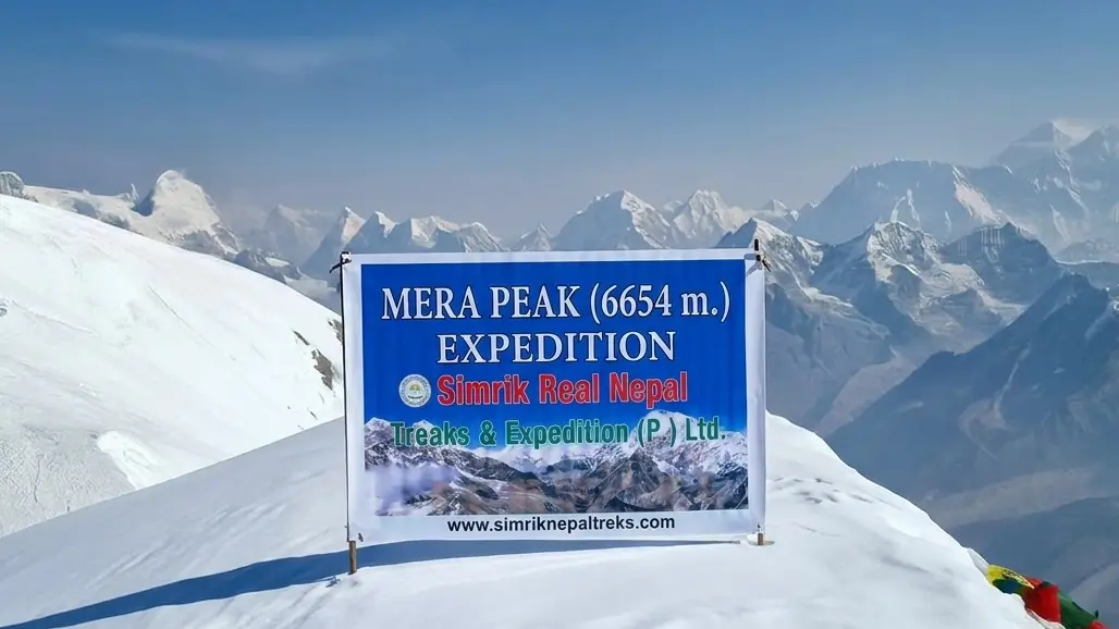 Conquer Nepal’s Highest Trekking Peak: A Thrilling 17-Day Mera Peak Expedition with Breathtaking Himalayan Views